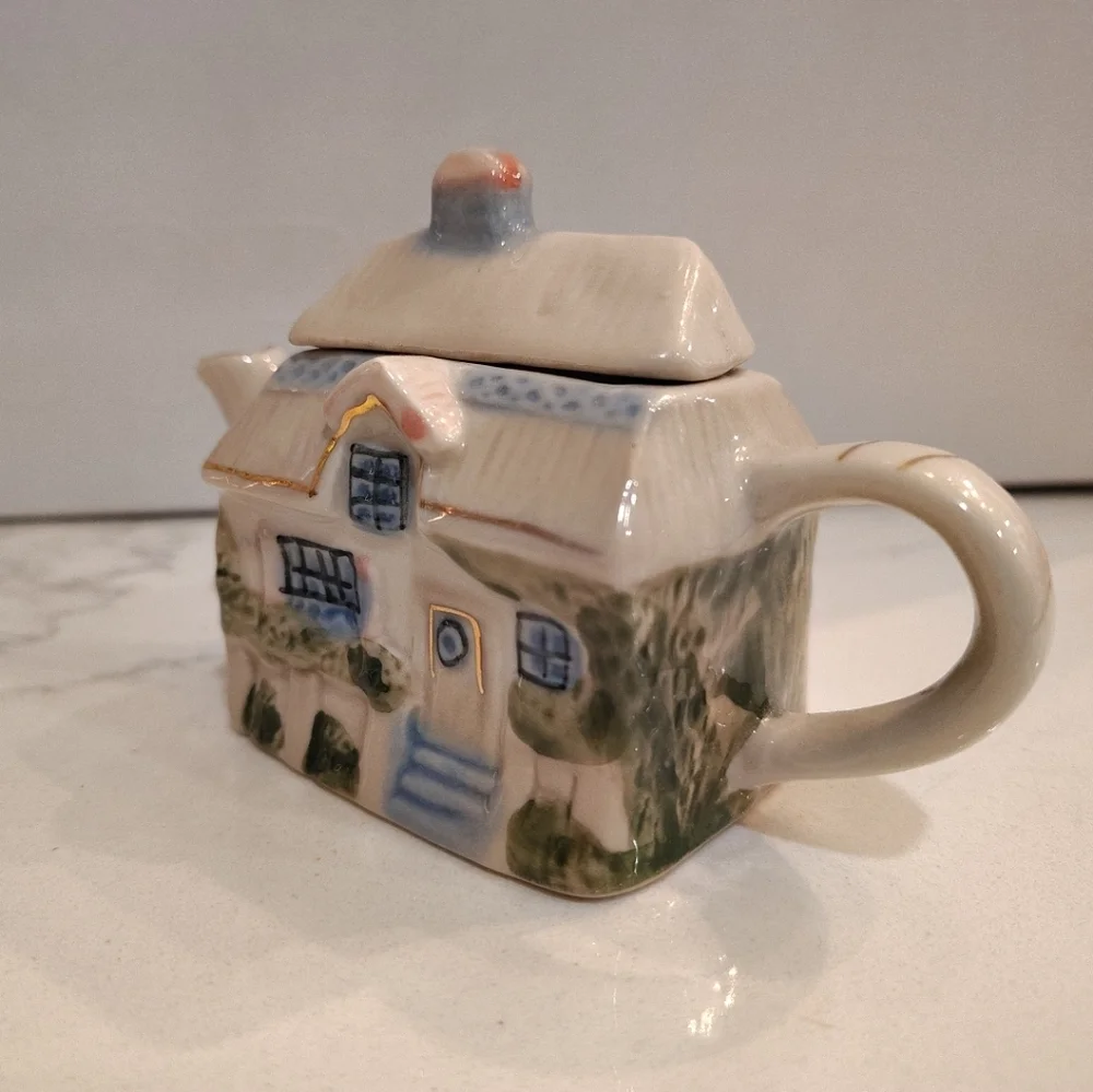 Vintage Miniature Porcelain Cottage Teapot With Removable Lid Mini